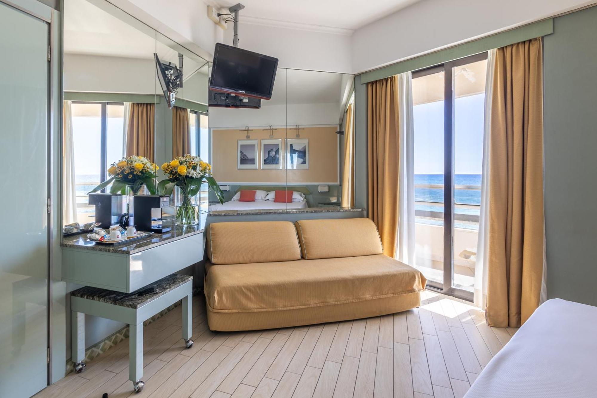 Circeo Park Hotel サン・フェリーチェ・チルチェーオ エクステリア 写真
